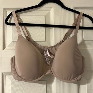Victoria’s Secret t-shirt lightly lined full coverage bra